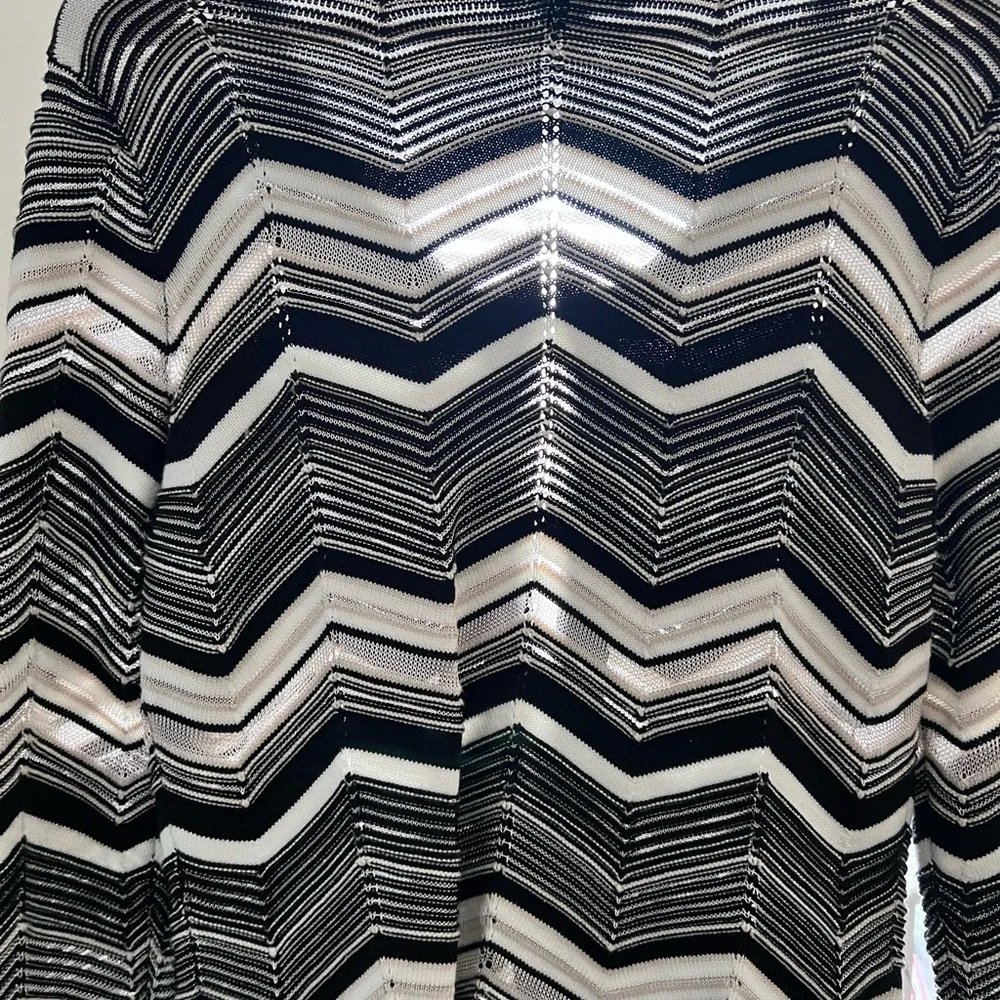 White House Black Market Chevron Cardigan in Black, White and Tan - Picture 7 of 8
